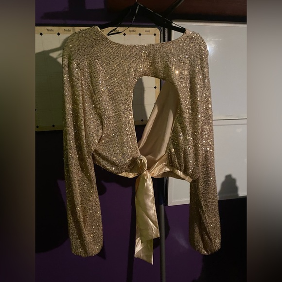 Gold long sleeve - Picture 2 of 2